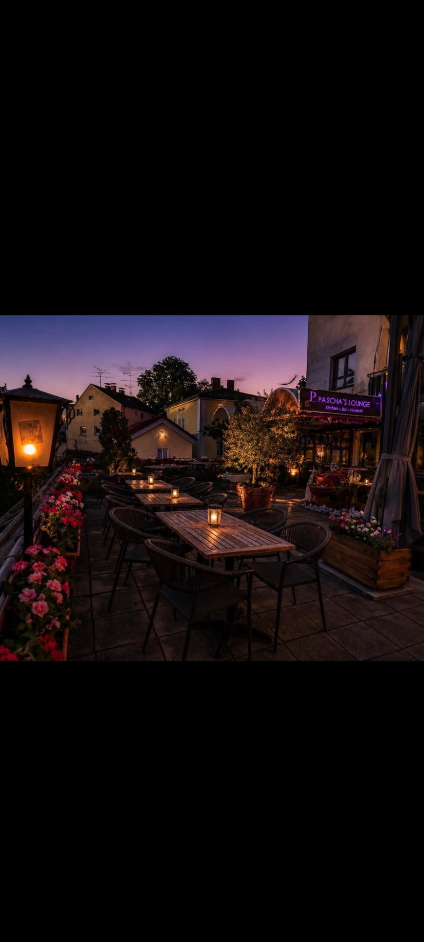 Terrasse bei Sonnenuntergang